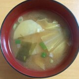 白菜とじゃがいものお味噌汁